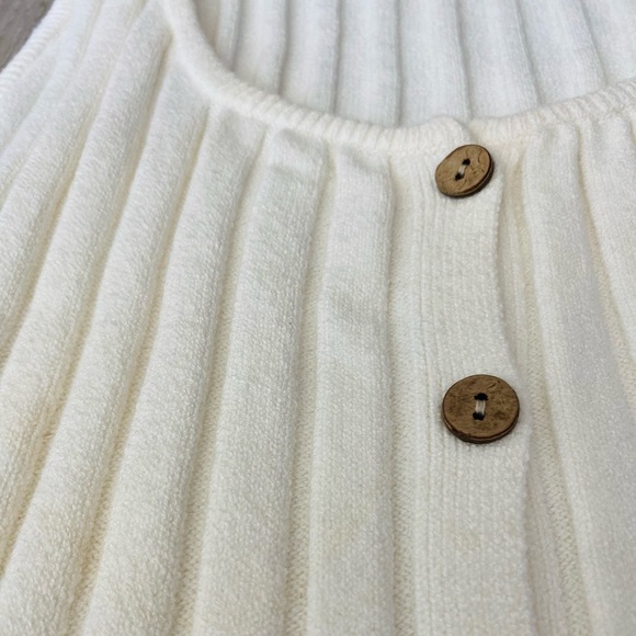 F21 White Top - Picture 2 of 5